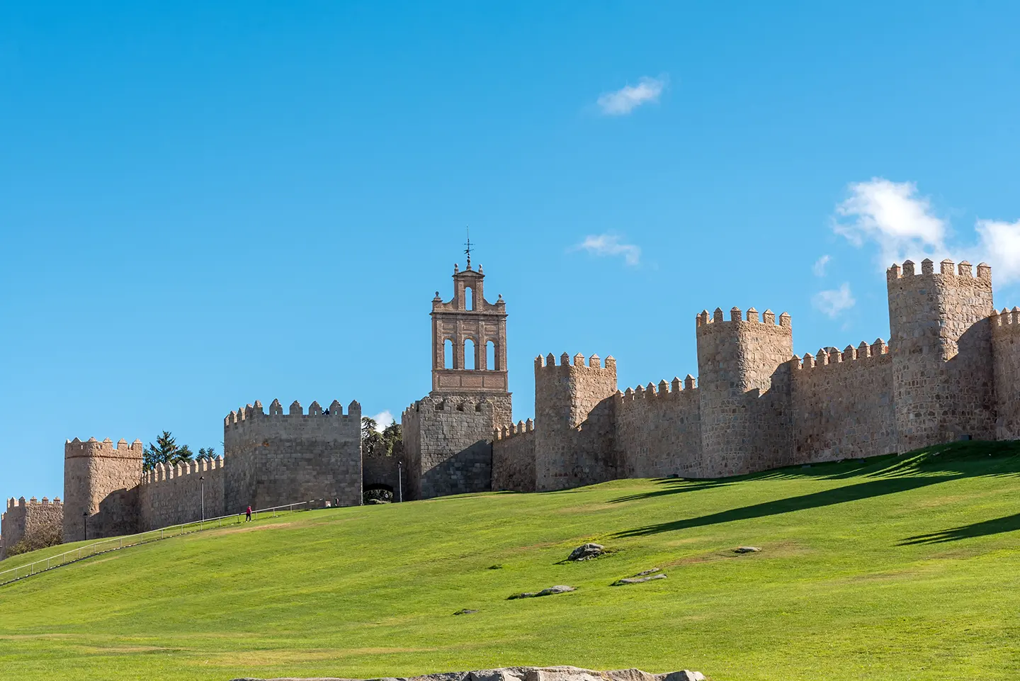 Vista de Avila vacaciones en la sierra de gredos en apartamentos TAYP
