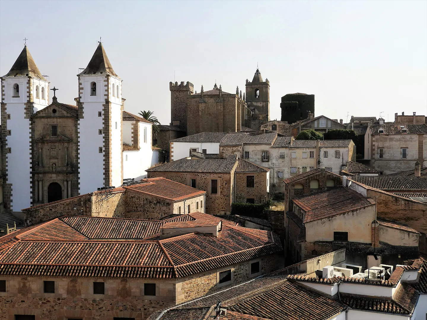 Vista de Cáceres vacaciones en la sierra de gredos en apartamentos TAYP